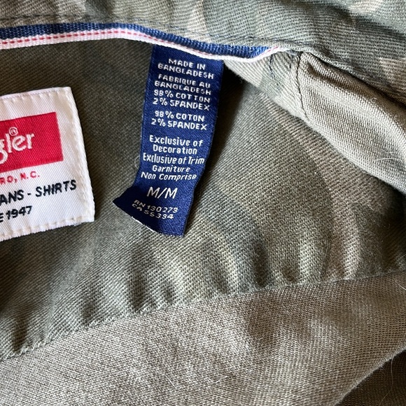 Wrangler oversized button flannel - Picture 3 of 7